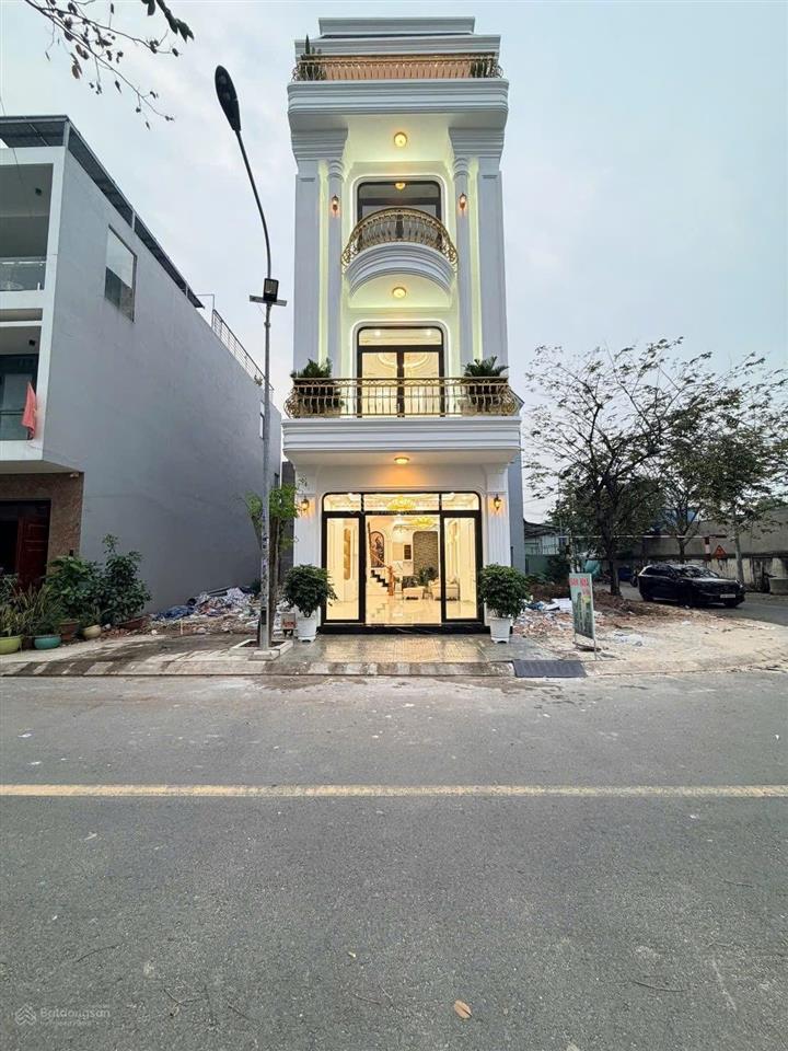 Nhà phố tân cổ điển bình chuẩn 31 full nội thất gần aeon mall