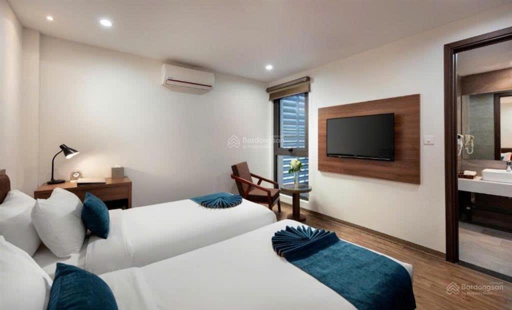 Toà chdv 10 tầng xây mới 36 căn hộ  ba đình khu vip cho khách nước ngoài, dòng tiền 2,5 tỷ/năm.