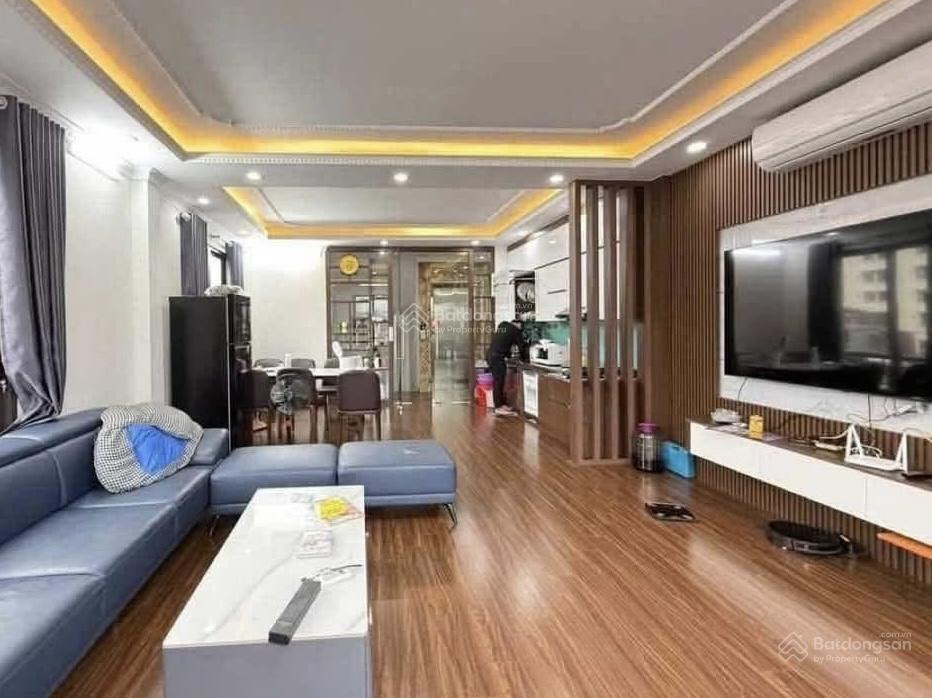 Giá rẻ! 58m2 | mt 4.2m phố duy tân ô tô tránh đỗ  ngõ thông kinh doanh thủ phủ văn phòng.