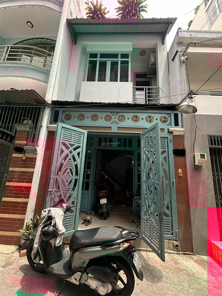 Tân bình lạc long quân, hẻm xe hơi thông, gần lý thường kiệt. ngang 4 x 11, 1 trệt 2 lầu, 