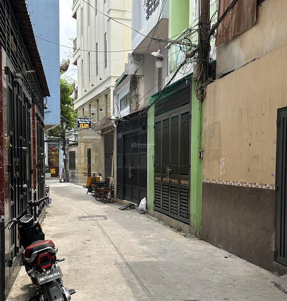 Tân bình lạc long quân, hẻm xe hơi thông, gần lý thường kiệt. ngang 4 x 11, 1 trệt 2 lầu, 