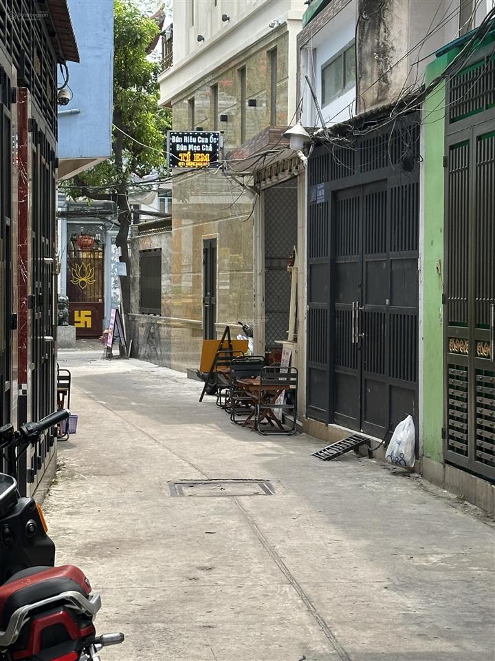 Tân bình lạc long quân, hẻm xe hơi thông, gần lý thường kiệt. ngang 4 x 11, 1 trệt 2 lầu, 