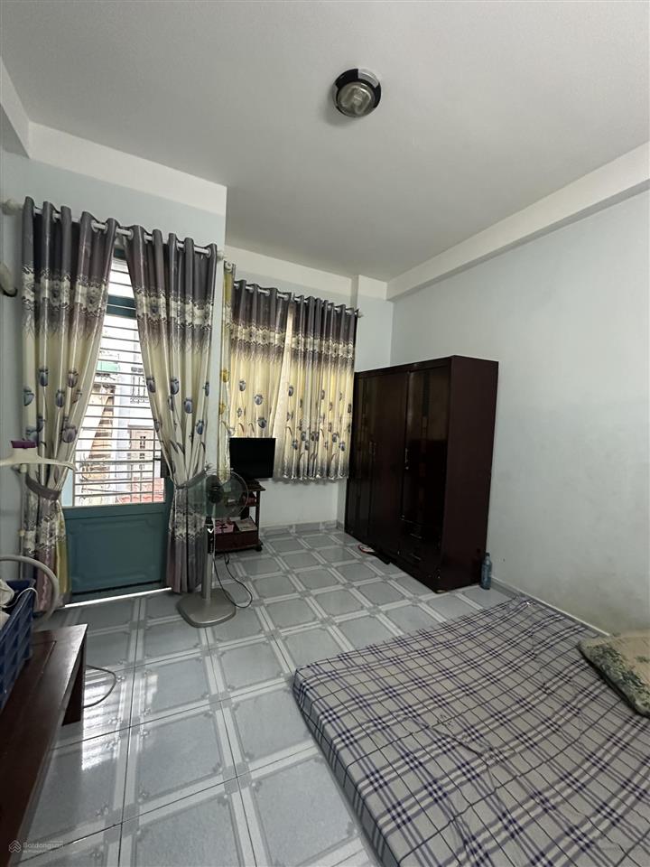 Tân bình lạc long quân, hẻm xe hơi thông, gần lý thường kiệt. ngang 4 x 11, 1 trệt 2 lầu, 