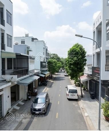 Ngộp bán mặt tiền tây sơn ngay chợ tân hương kinh doanh sầm uất ngày đêm  5 tầngvuông đét 4 x 18