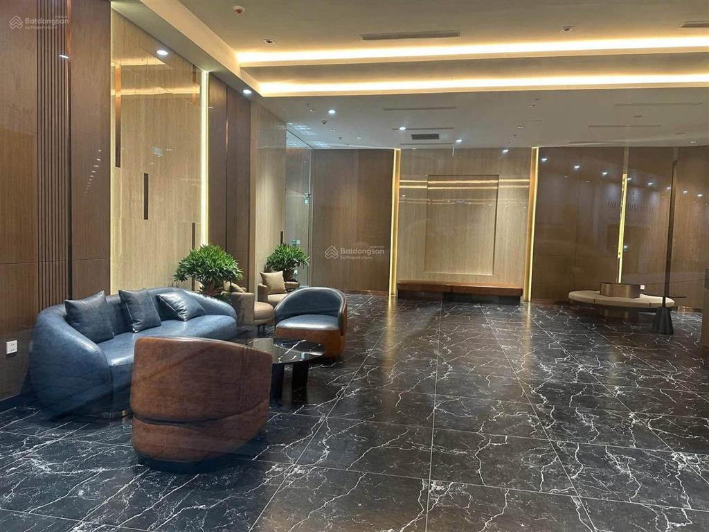 Chính chủ cho thuê căn góc 2 ngủ 74m giá 12 triệu ở ngay