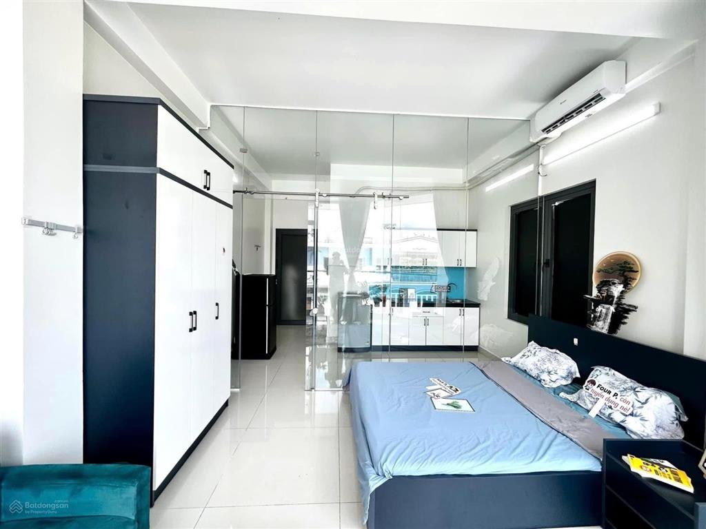 Cho thuê phòng trọ dạng 1pn ban côngtách bếp,38m2,ngay ngô đức kế,gần chợ bà chiểu,full nội thất