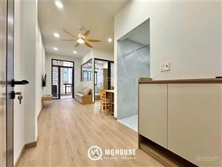 Cho thuê căn hộ dịch vụ dạng 1 pn  tách bếp  có ban công, 45m², gần q. pn, q1, q3, full nội thất