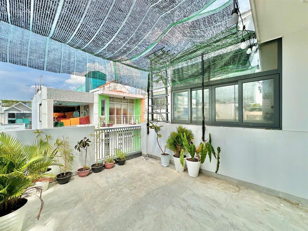 Cho thuê penthouses 1pn,2bancol,60m2,ngay phan xích long,gần ngã 4 phú nhuận,q1,q3,bt,full nội thất