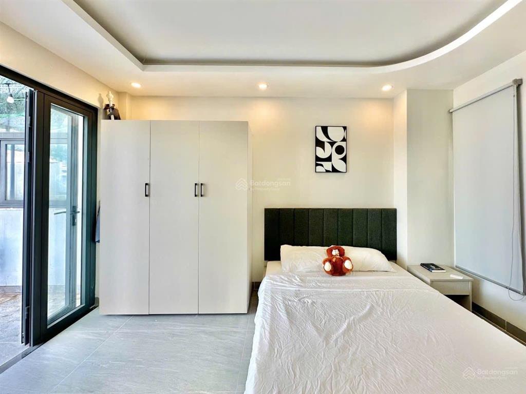 Cho thuê penthouses 1pn,2bancol,60m2,ngay phan xích long,gần ngã 4 phú nhuận,q1,q3,bt,full nội thất