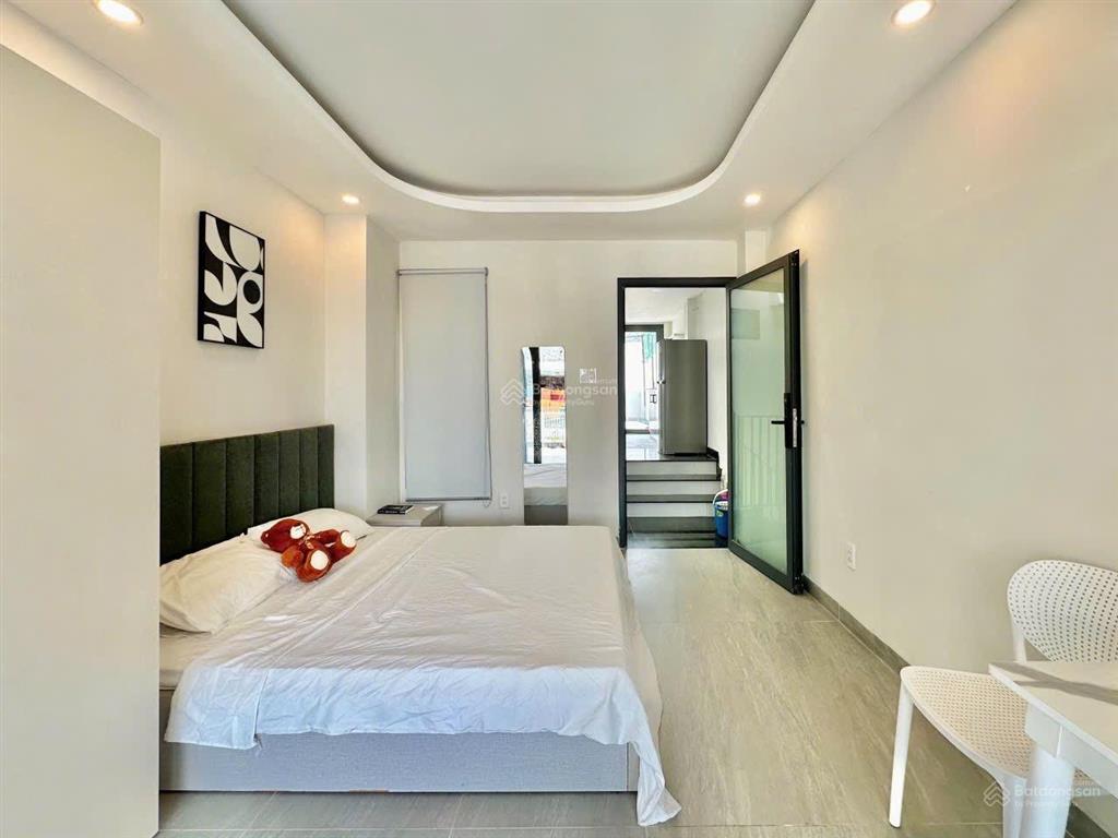 Cho thuê penthouses 1pn,2bancol,60m2,ngay phan xích long,gần ngã 4 phú nhuận,q1,q3,bt,full nội thất