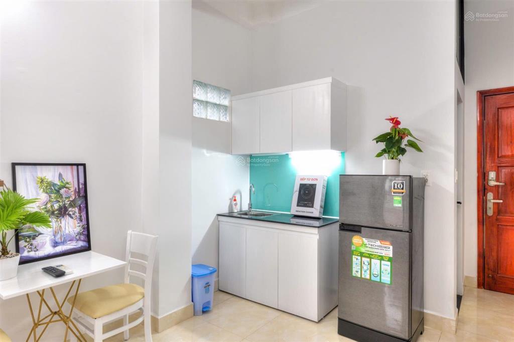 Cho thuê phòng ngay nguyễn hữu cảnh,gần q1,q2,ngã tư hàng xanh,full nội thất,35m2,cửa sổ ban công