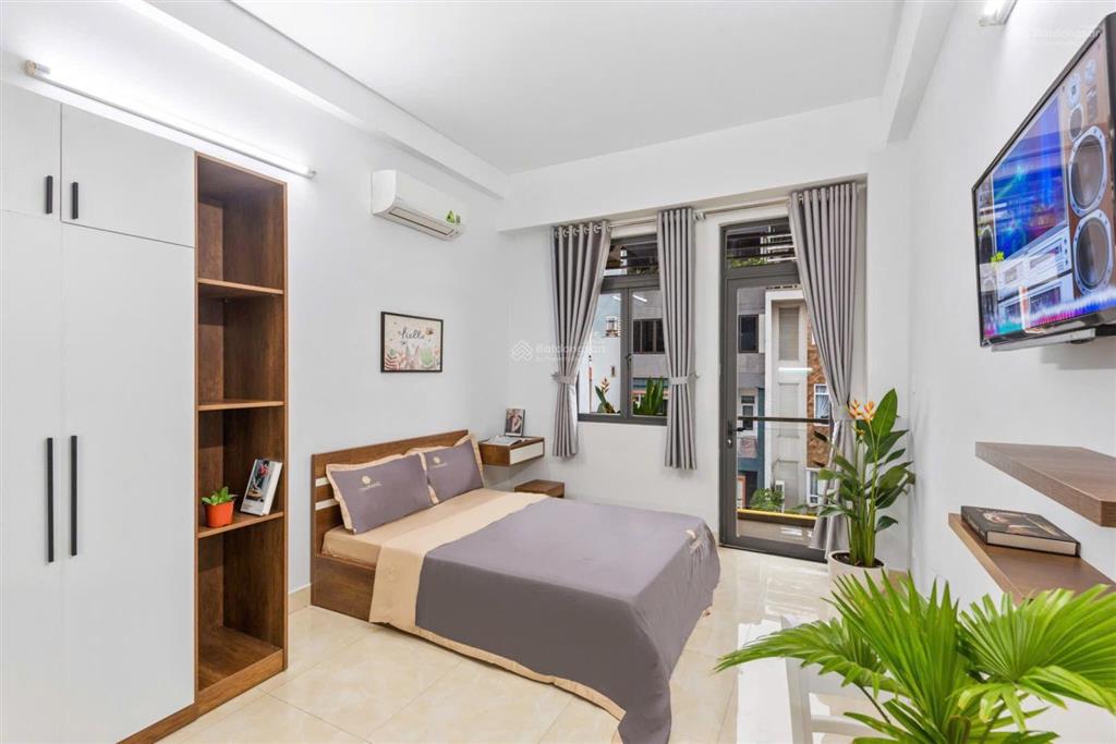 Cho thuê phòng ngay nguyễn hữu cảnh,gần q1,q2,ngã tư hàng xanh,full nội thất,35m2,cửa sổ ban công