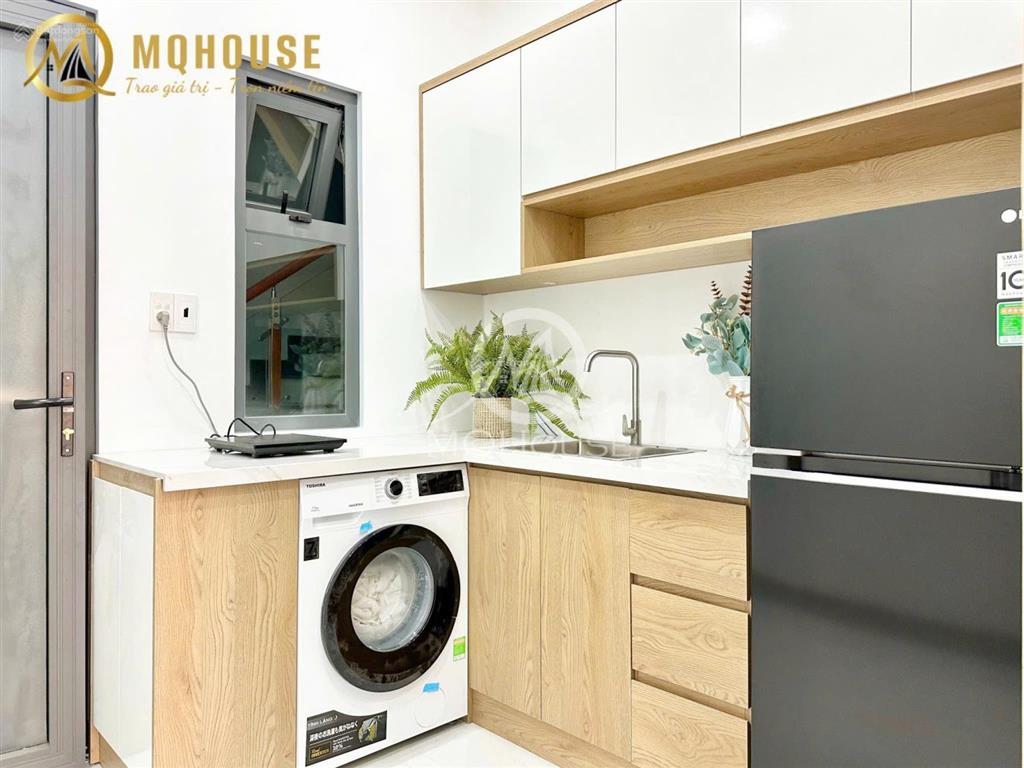 Cho thuê căn hộ dịch vụ ngay cách mạng tháng tám,q3,gần q1,q10,bancolcửa sổ,40m2,full nội thất