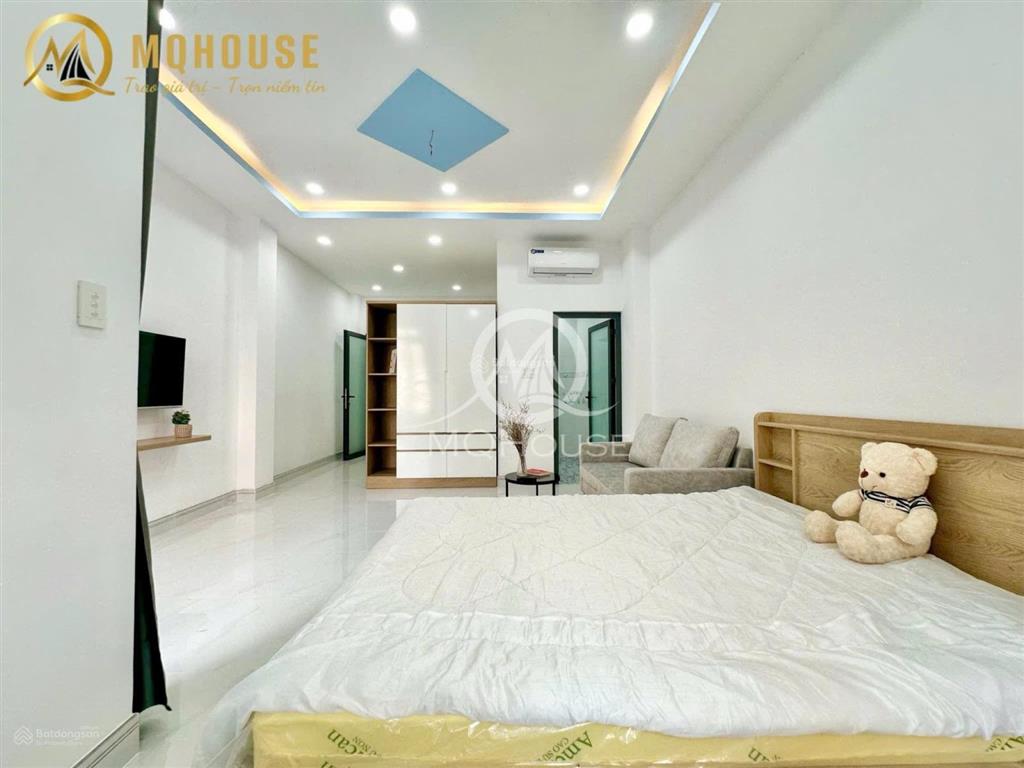 Cho thuê căn hộ dịch vụ ngay cách mạng tháng tám,q3,gần q1,q10,bancolcửa sổ,40m2,full nội thất