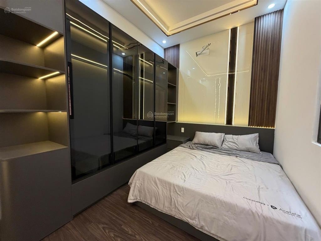 Bán nhà quận 7, 3 tầng, 4.8x11, gần phú mỹ hưng, hẻm 3m, giá 6,9 tỷ