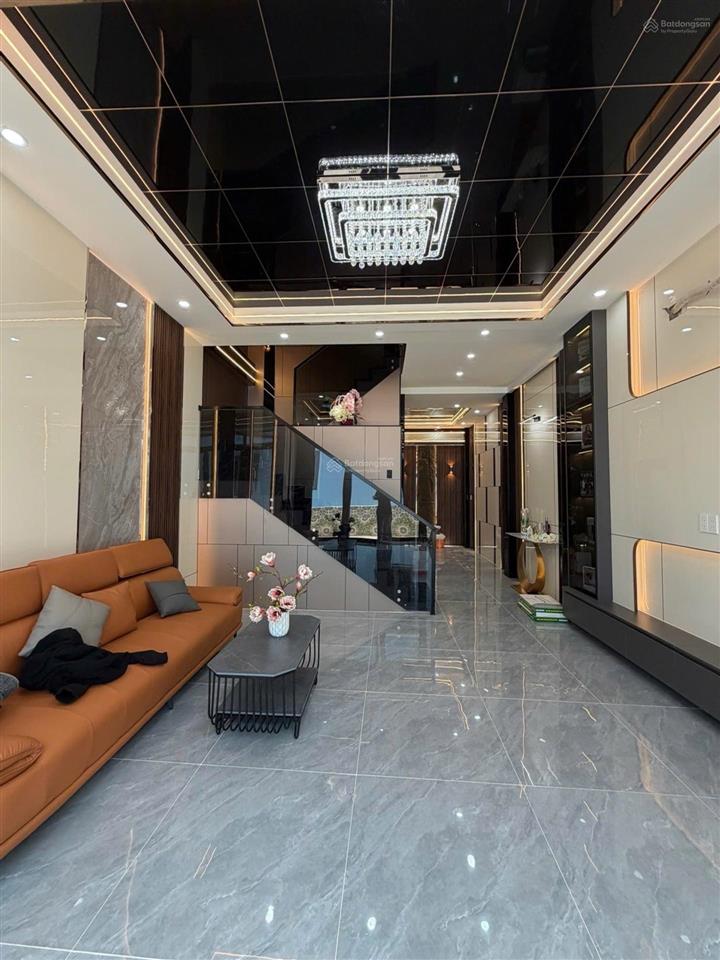 Bán nhà quận 7, 3 tầng, 4.8x11, gần phú mỹ hưng, hẻm 3m, giá 6,9 tỷ