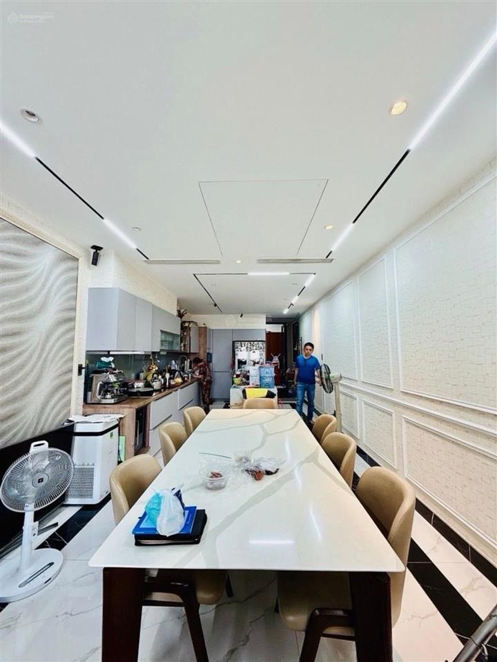 Bán nhà quận 4, tôn đản, 5 tầng, 62m², cách 20m ra mặt tiền đường, giá 8,4 tỷ