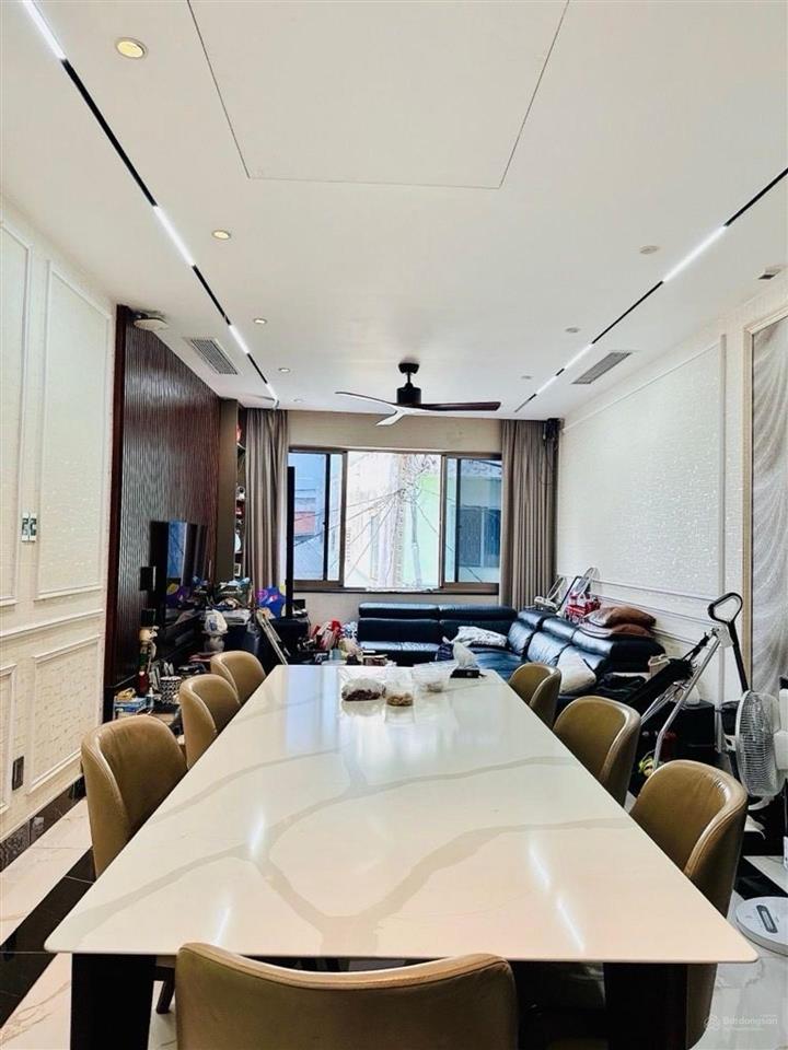 Bán nhà quận 4, tôn đản, 5 tầng, 62m², cách 20m ra mặt tiền đường, giá 8,4 tỷ