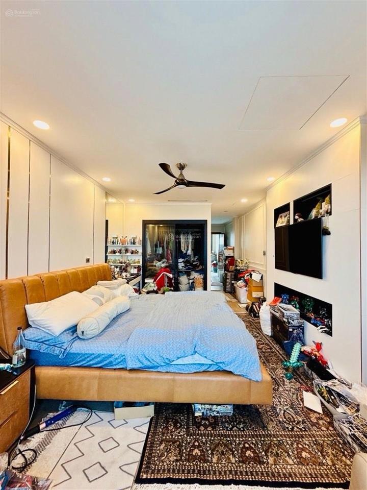 Bán nhà quận 4, tôn đản, 5 tầng, 62m², cách 20m ra mặt tiền đường, giá 8,4 tỷ