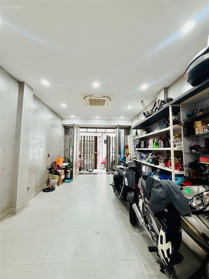 Bán nhà quận 4, tôn đản, 5 tầng, 62m², cách 20m ra mặt tiền đường, giá 8,4 tỷ