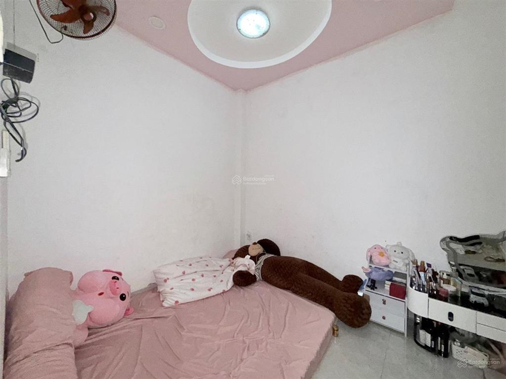 Bán nhà quận 4, 5 tầng, tôn đản, 40m2, sẵn dòng tiền, đường trước nhà 20m, giá 9,7 tỷ