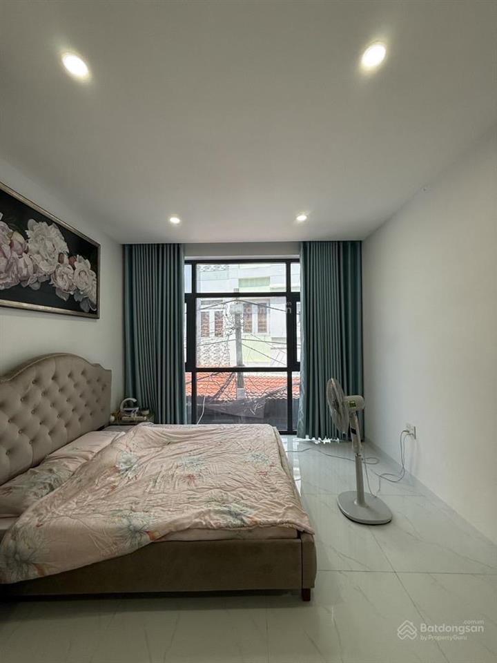 Bán nhà quận 4, khánh hội, 43m2, ngang 5.2m, 3 tầng, đường 3m, cách 20m ra mặt tiền, giá 6,9 tỷ