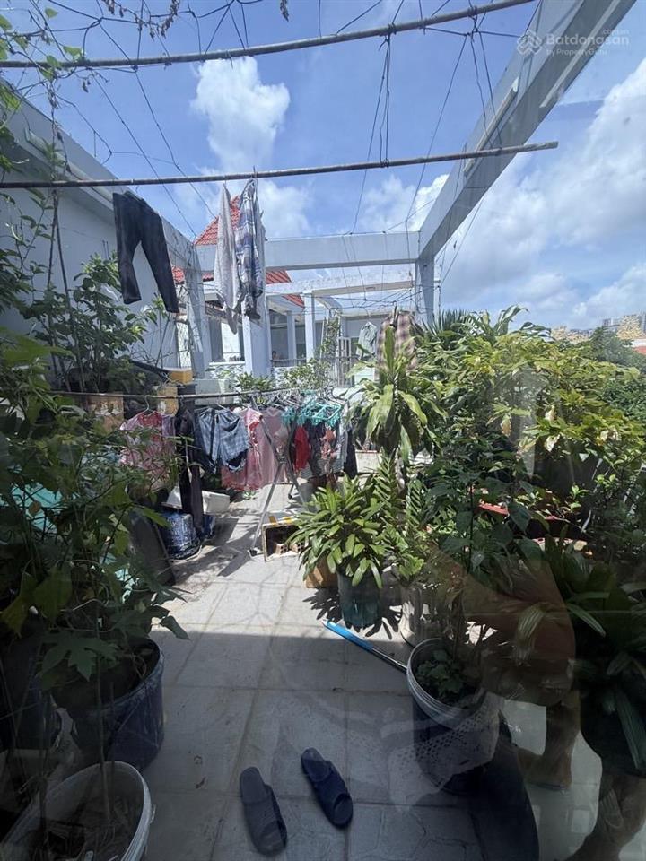 Bán nhà quận 4, khánh hội, 43m2, ngang 5.2m, 3 tầng, đường 3m, cách 20m ra mặt tiền, giá 6,9 tỷ