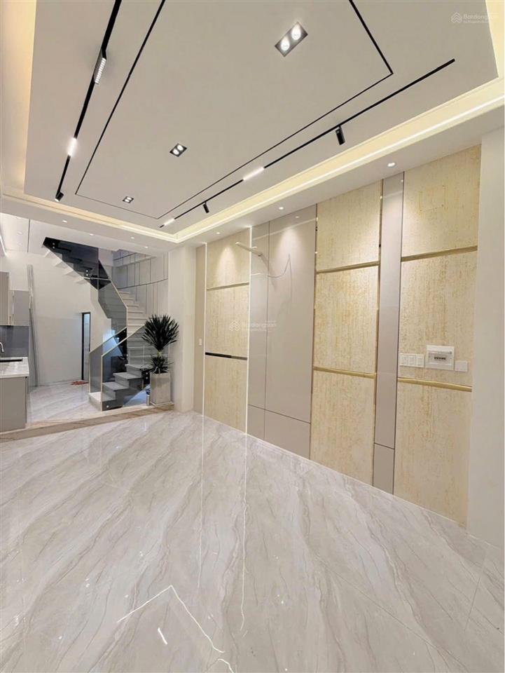 Bán nhà quận 4, khánh hội, 5 tầng, 40m2, đường 4m thông tứ phía, ngang 4m, giá 8,79 tỷ