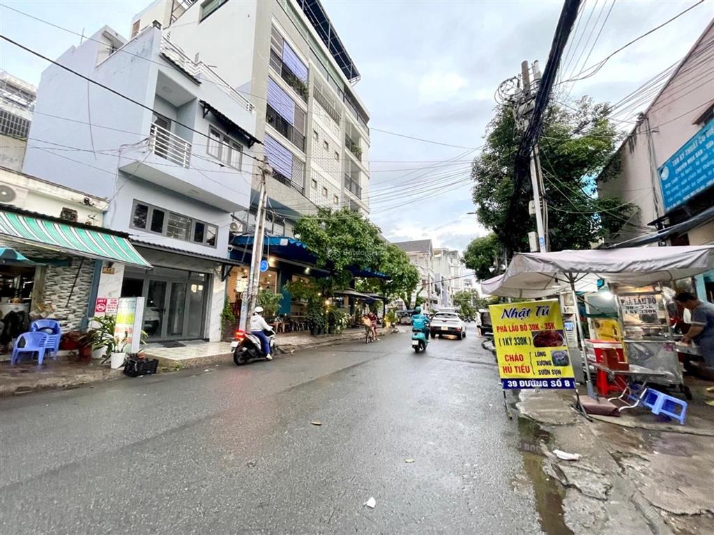 Bán nhà quận 7, mặt tiền đường số 8, ngang 4.3m, 4 tầng, gần chợ tân quy, giá 9,5 tỷ