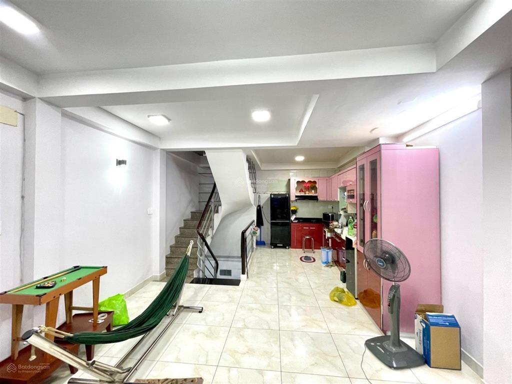 Bán nhà quận 7, mặt tiền đường số 8, ngang 4.3m, 4 tầng, gần chợ tân quy, giá 9,5 tỷ