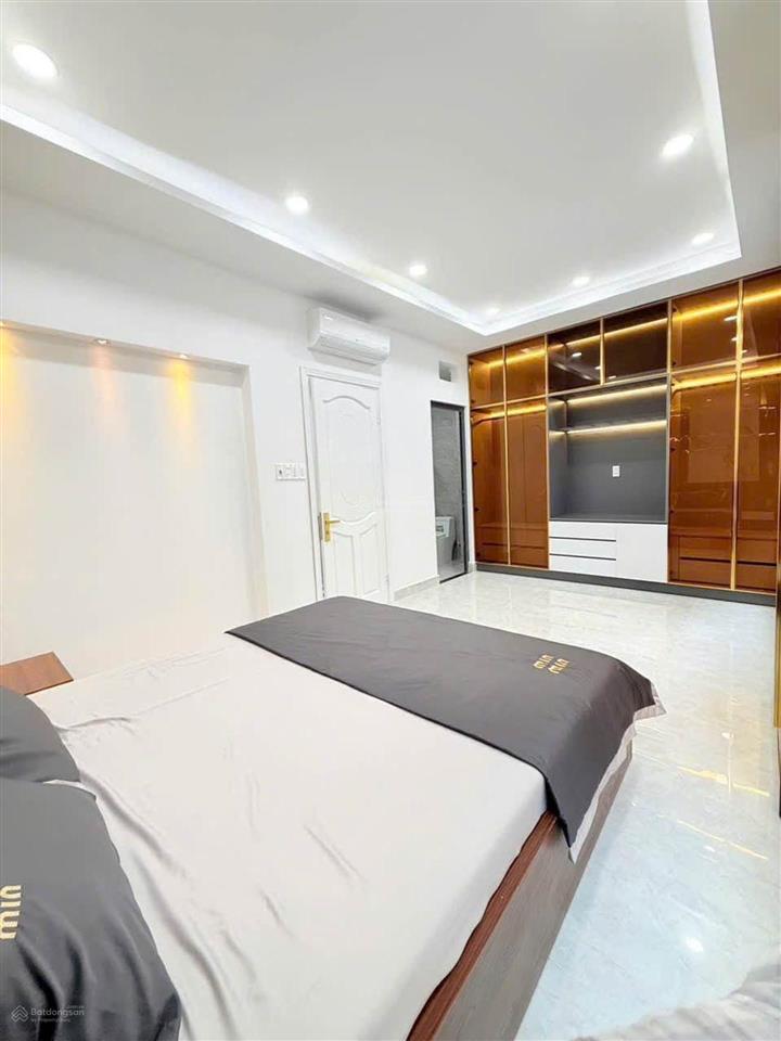 Bán nhà quận 7, 4 tầng, có thang máy, gần phú mỹ hưng, ngang 6m, đường 6m, giá 9,2 tỷ