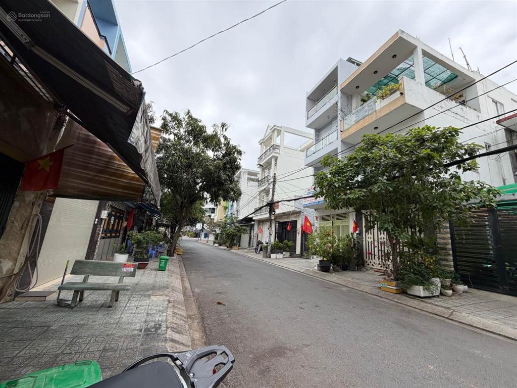 Bán nhà quận 7, 62m2, 4 tầng, gần phú mỹ hưng, đường 8m, kdc đồng bộ cao tầng, giá 9,2 tỷ