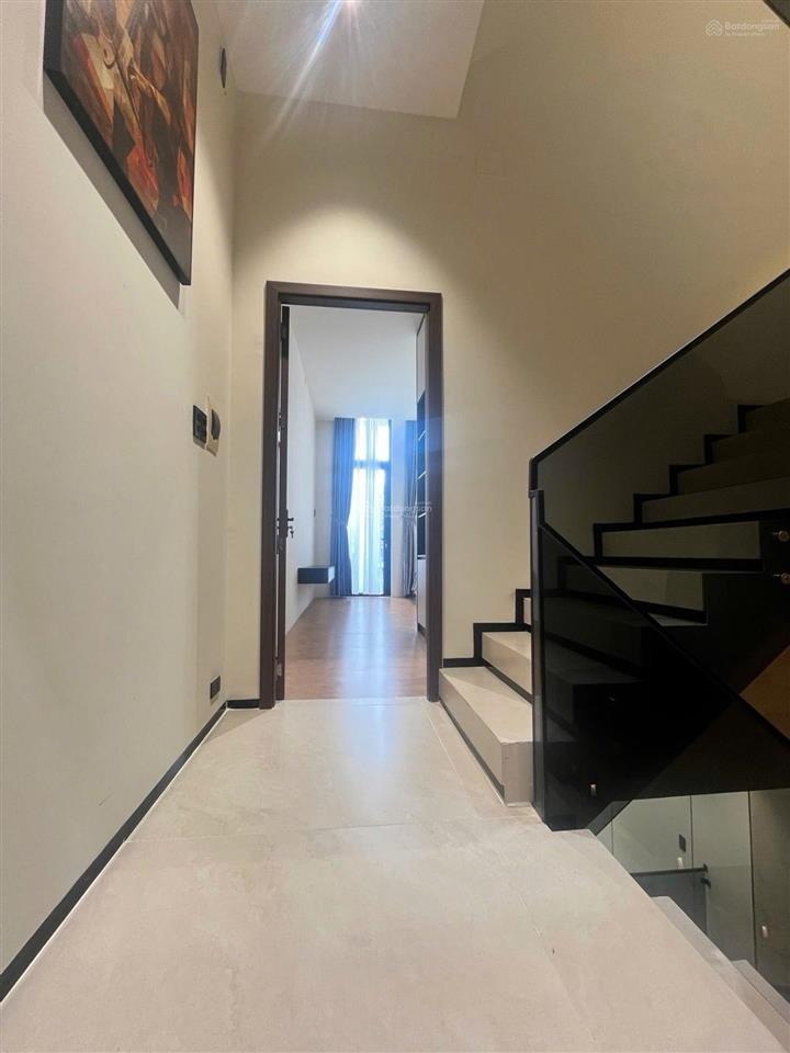 Bán nhà quận 7, 62m2, 4 tầng, gần phú mỹ hưng, đường 8m, kdc đồng bộ cao tầng, giá 9,2 tỷ