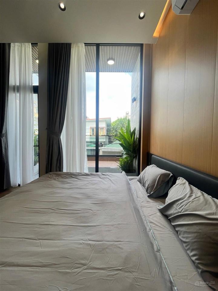 Bán nhà quận 7, 62m2, 4 tầng, gần phú mỹ hưng, đường 8m, kdc đồng bộ cao tầng, giá 9,2 tỷ