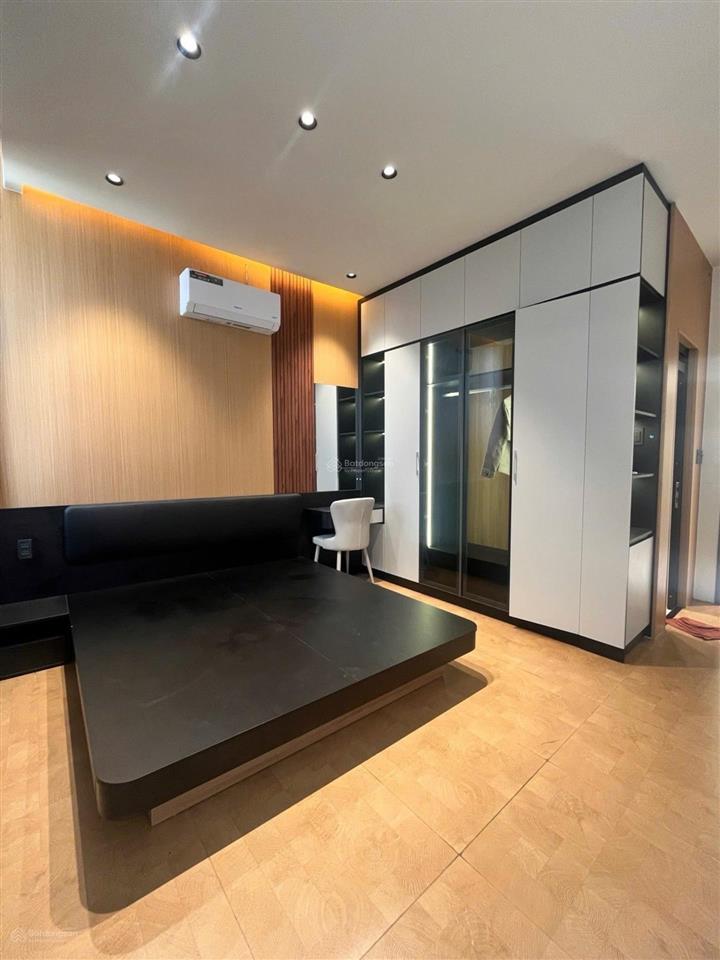 Bán nhà quận 7, 62m2, 4 tầng, gần phú mỹ hưng, đường 8m, kdc đồng bộ cao tầng, giá 9,2 tỷ