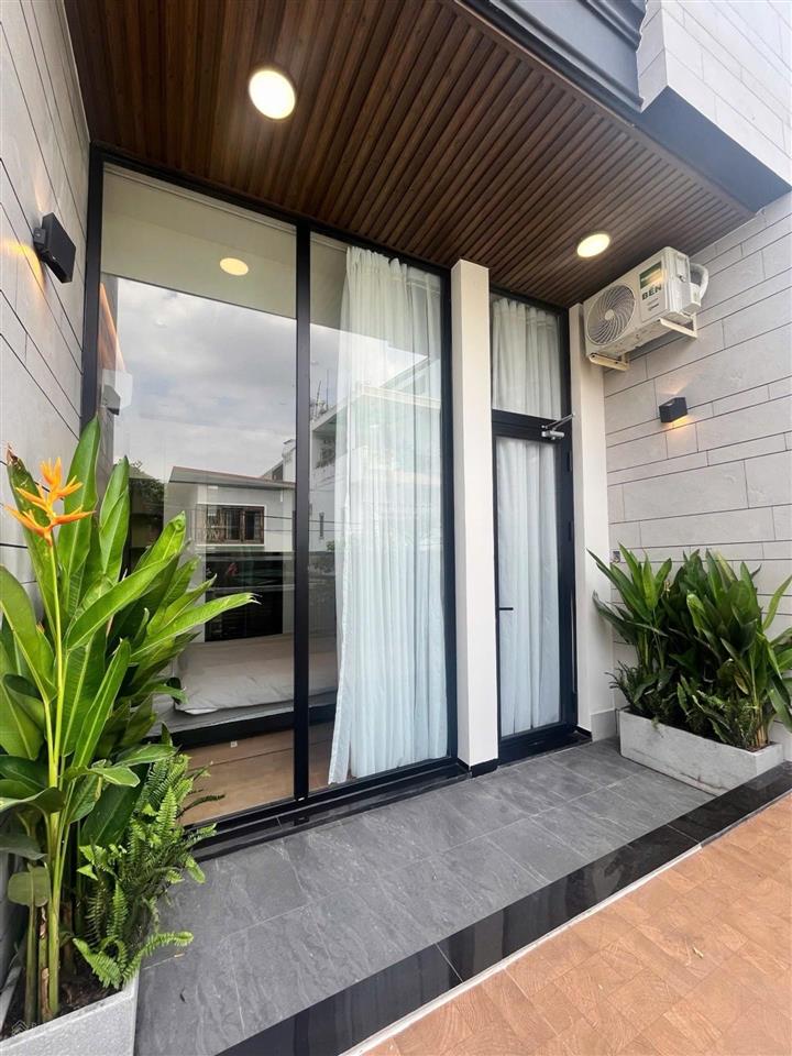 Bán nhà quận 7, 62m2, 4 tầng, gần phú mỹ hưng, đường 8m, kdc đồng bộ cao tầng, giá 9,2 tỷ