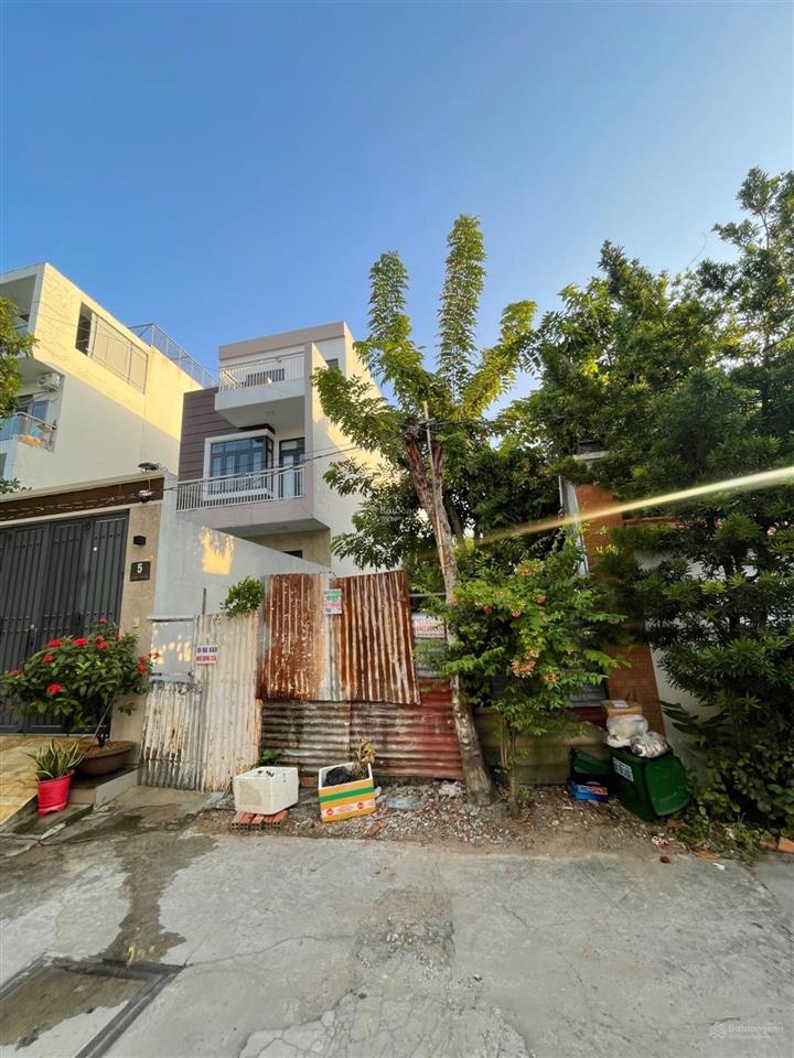 Bán đất quận 7, ngang 5m, đường 49, gần lâm văn bền, 92m2, đường 8m, giá 9,5 tỷ