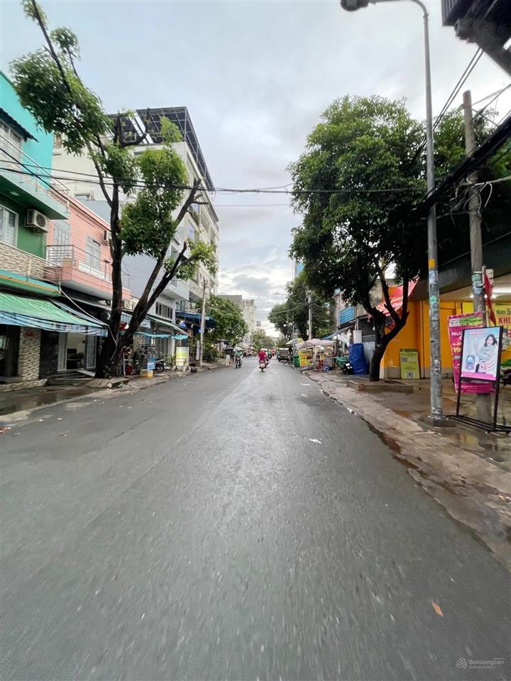 Bán đất quận 7, ngang 5m, đường 49, gần lâm văn bền, 92m2, đường 8m, giá 9,5 tỷ