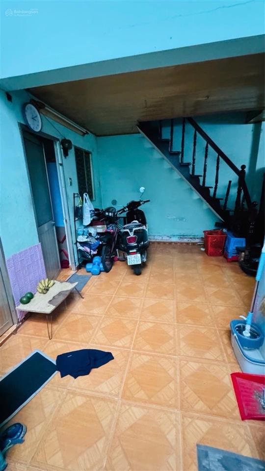 Bán nhà quận 4, 93m2, 2 tầng , đường 4m, đoàn văn bơ, cách 100m ra mt, giá 9,8 tỷ