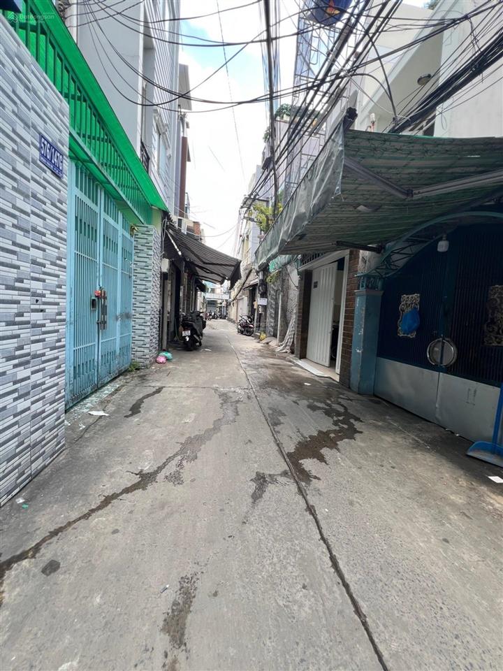 Bán nhà quận 4, 93m2, 2 tầng , đường 4m, đoàn văn bơ, cách 100m ra mt, giá 9,8 tỷ