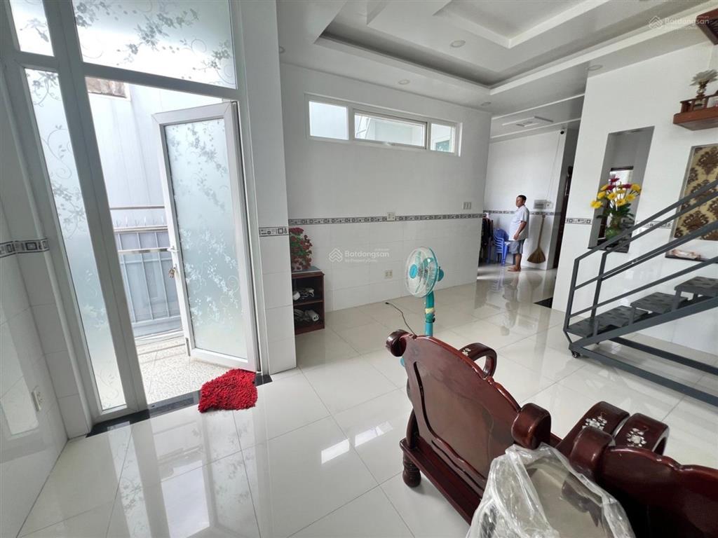 Bán nhà quận 7, p. phú thuận, hxh 6m, 2 tầng, gần phú mỹ hưng, ngang 6.7m, giá 8,95 tỷ