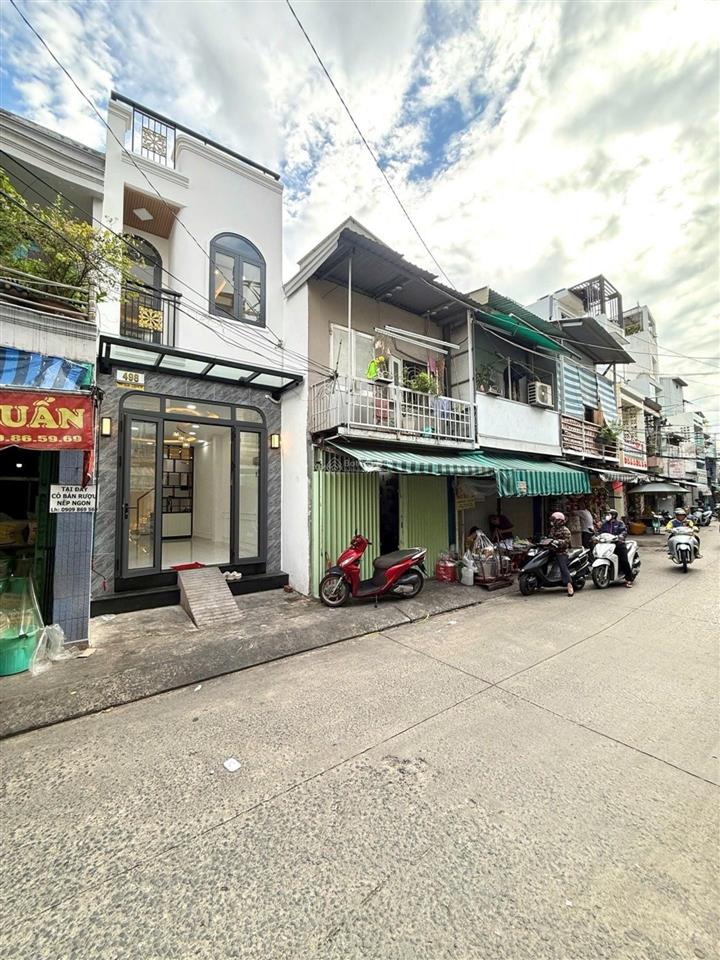 Bán nhà quận 4, mt đoàn văn bơ, 3 tầng, 58m2, gần hoàng diệu, giá 9,5 tỷ