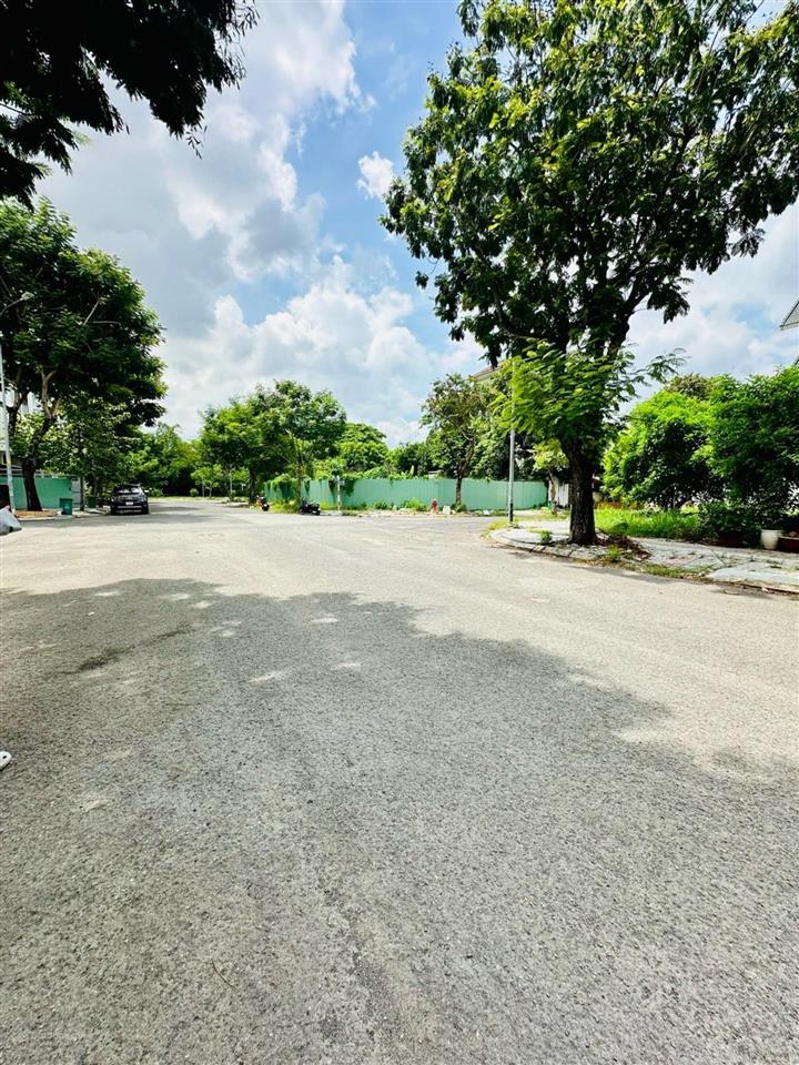 Bán đất lô góc biệt thự kdc sadeco quận 7, 276m2, ngang 16m, kề phú mỹ hưng, giá 58 tỷ