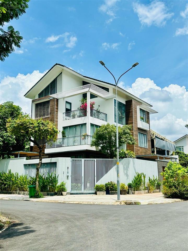 Bán đất lô góc biệt thự kdc sadeco quận 7, 276m2, ngang 16m, kề phú mỹ hưng, giá 58 tỷ