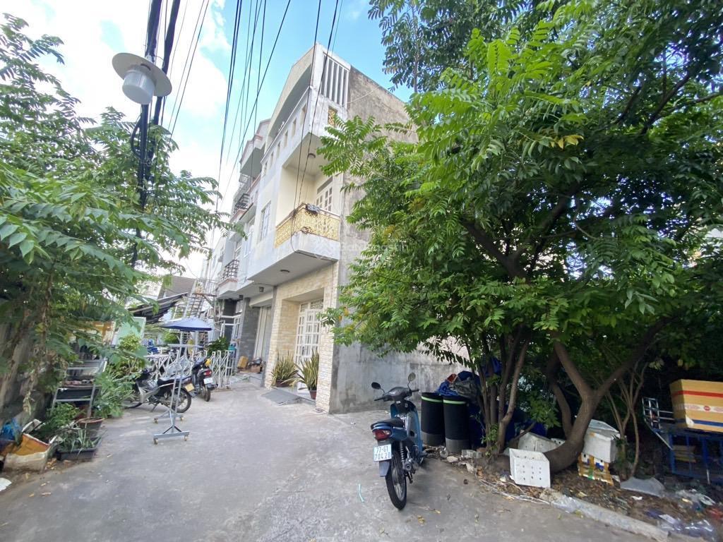 Bán nhà 3 tầng, quận 7, p. tân thuận, ngang 40m dài 22m, đường trước nhà 8m, giá 85 tỷ
