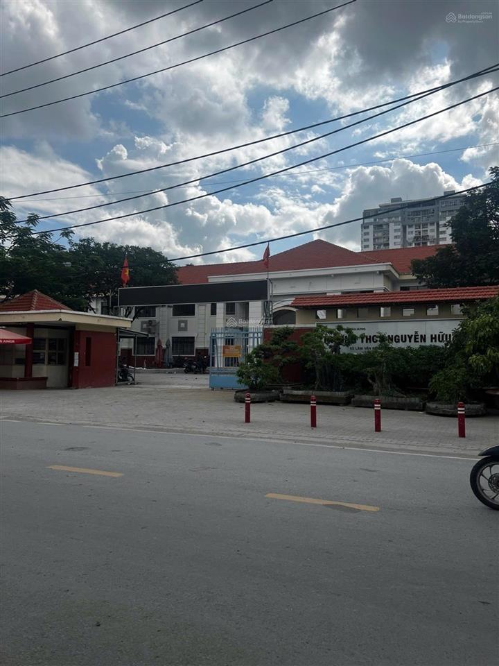 Bán đất mt lâm văn bền, quận 7, dt 329m2, ngang 8m, đang cho thuê, thích hợp xây chdv, giá 62 tỷ