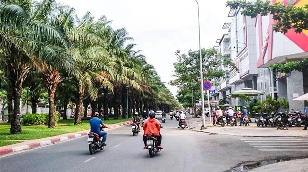 Bán nhà kcd trung sơn, bình chánh, 6 tầng, 200m2, kề kdc himlam , đường 32m, giá 60 tỷ