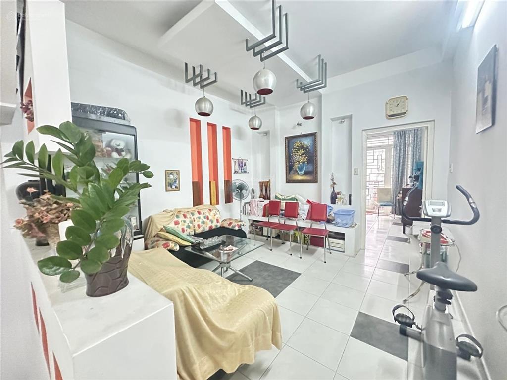 Bán nhà quận 4, đường số 41, 5 tầng, gần hoàng diệu, dt 70m2, đường 2 chiều, giá 29 tỷ