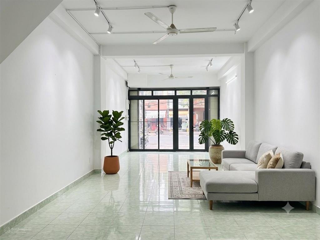 Bán nhà quận 4, đường số 41, 5 tầng, gần hoàng diệu, dt 70m2, đường 2 chiều, giá 29 tỷ