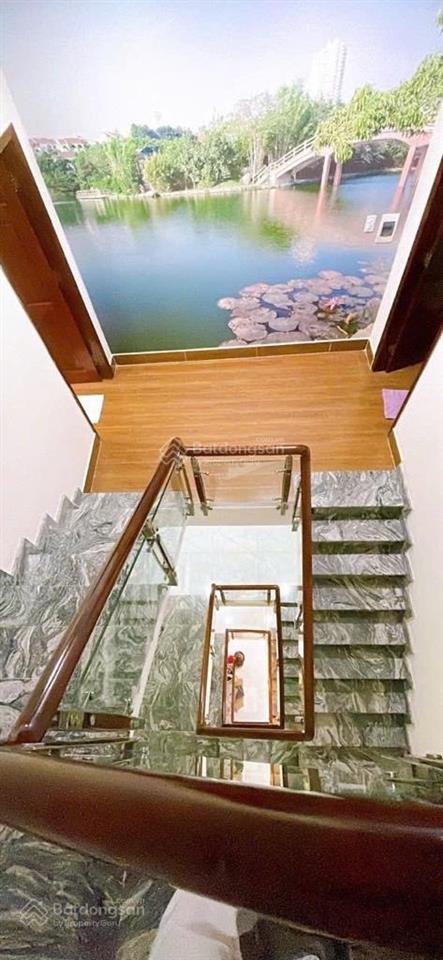 Bán nhà quận 4  tôn thất thuyết  5 tầng  dt 98m2  đường 4m  giá 15 tỷ